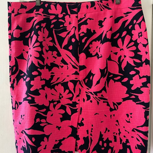 J.Crew size 14 skirt in amazing pink and navy! - Picture 2 of 2